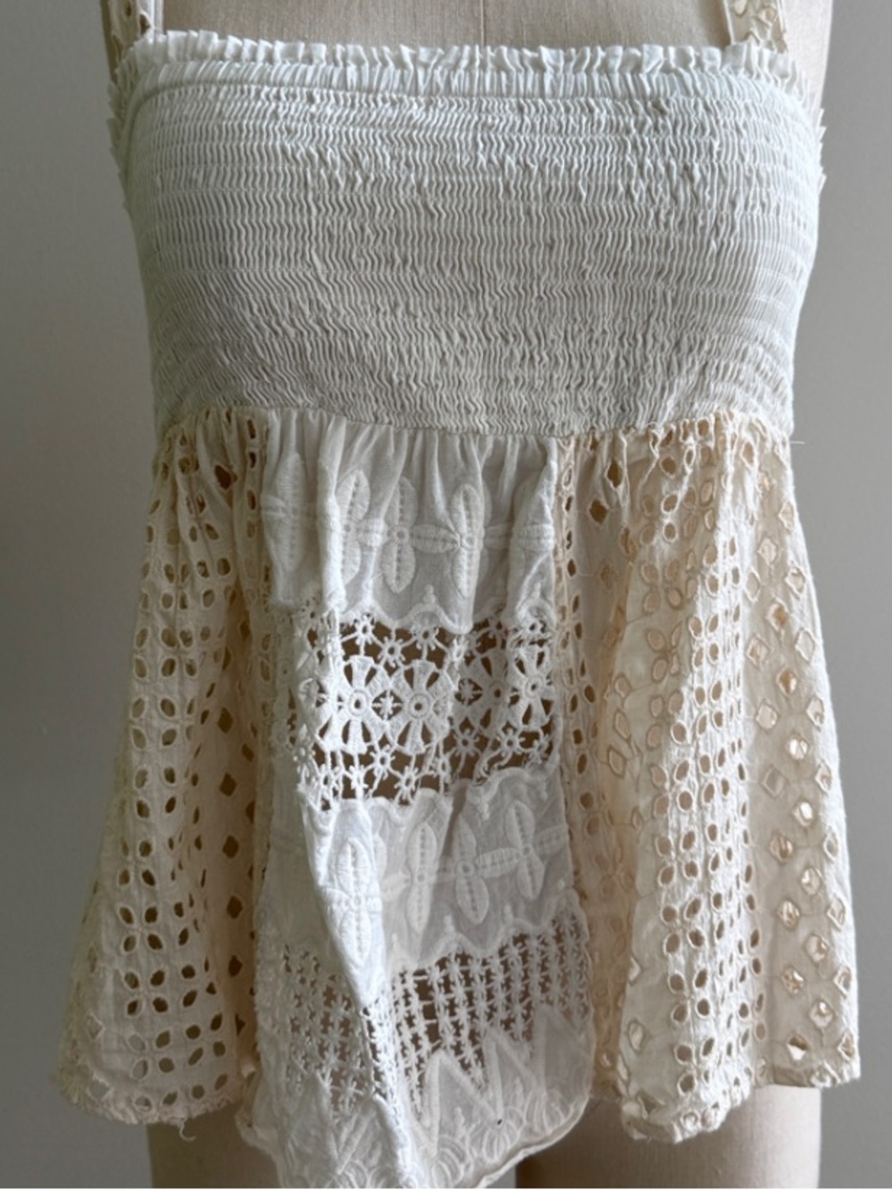 Anthropologie Ivory Smocked Peplum Tank XS Eyelet Lace Texture Details L👀K - Picture 13 of 13